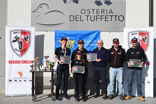 Il Motoclub Reggiano premia i piloti del Lucky Racing Team al ristorante “Osteria del Tuffetto”.